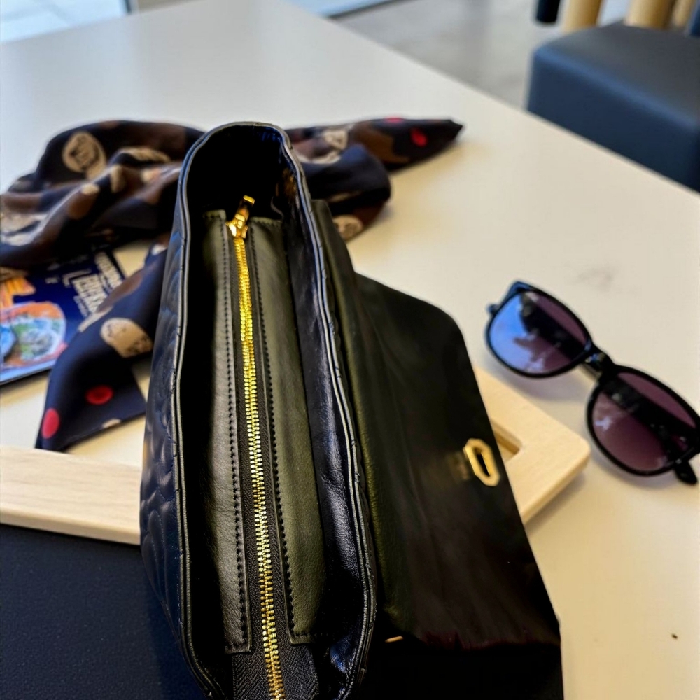 SALE!! Anna Paola Genuine Leather Black Rose Handbag - Picture 8 of 10